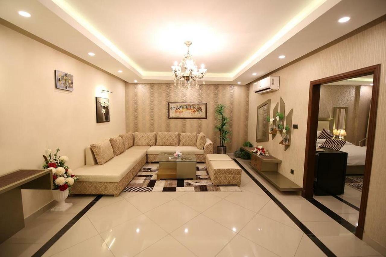 Safari Club 4 Hotel Rawalpindi Exterior photo